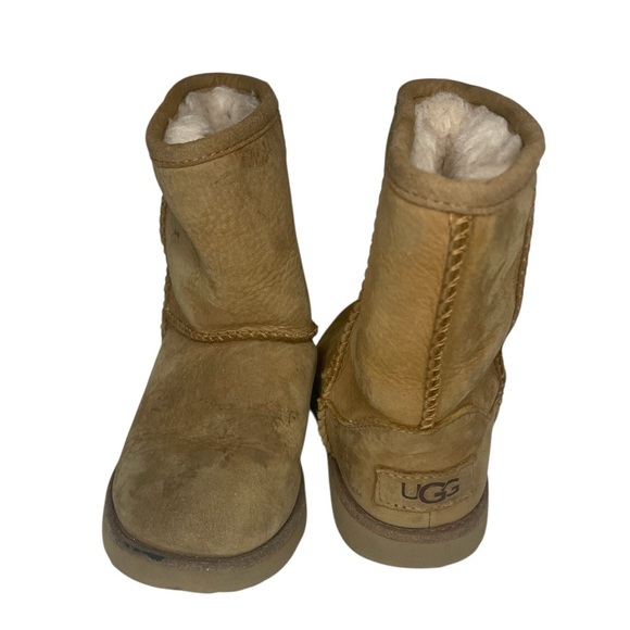 UGG Classic Chestnut Boots, Toddler Size 10 - Picture 1 of 7